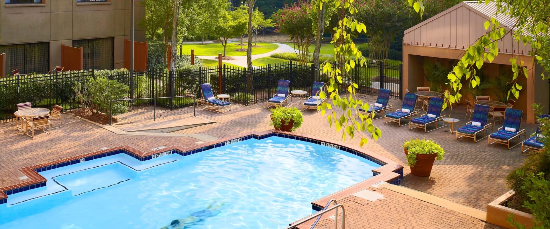 https___www.sonesta.com_sites_default_files_corporate_property_marquee_images_GPA-SH-pool